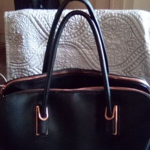Large three pocket lady handbag